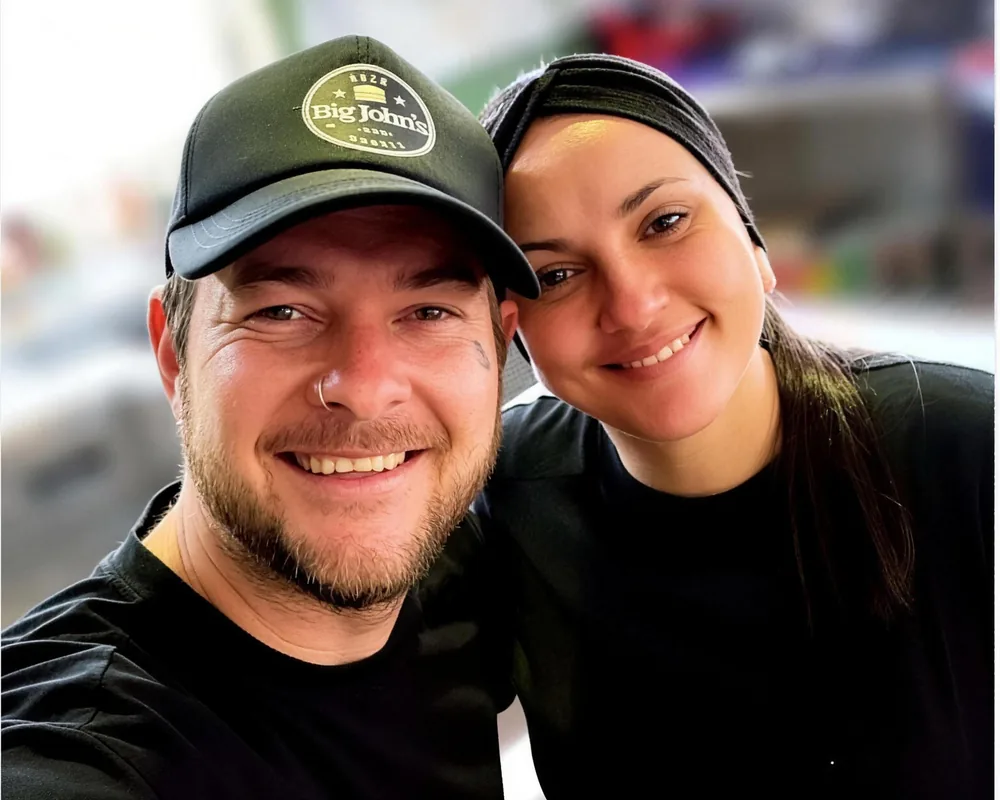 Nanda e Léo, proprietários do Big John's Rock BBQ Burger